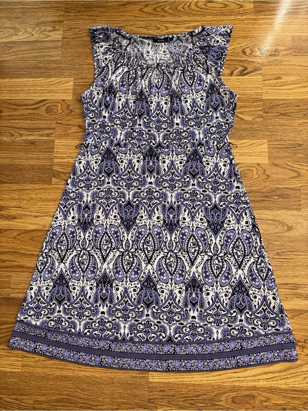 Apt 9 Dress Women’s Size Large Paisley Design A Line Below Knee Keyhole Purple